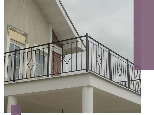 Изготовление балконных ограждений в Краснокамске из металла и стекла