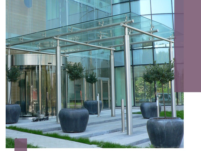 Навесы из стекла на заказ в Краснокамске — монтаж и установка